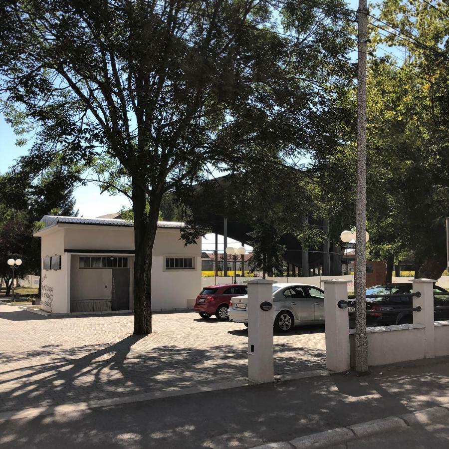 Sajam Garni Hotel Leskovac  Bagian luar foto